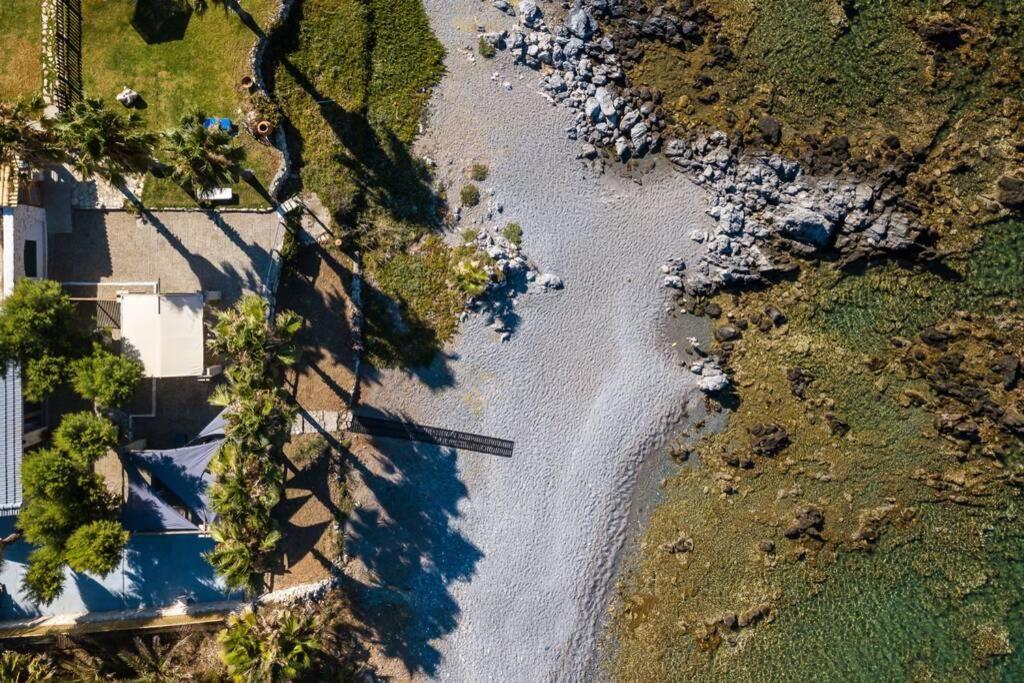 Villa Proto Helidoni - A Cozy Beachfront Villa Petres  Exterior foto