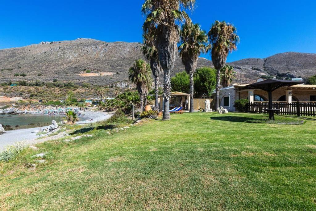 Villa Proto Helidoni - A Cozy Beachfront Villa Petres  Exterior foto
